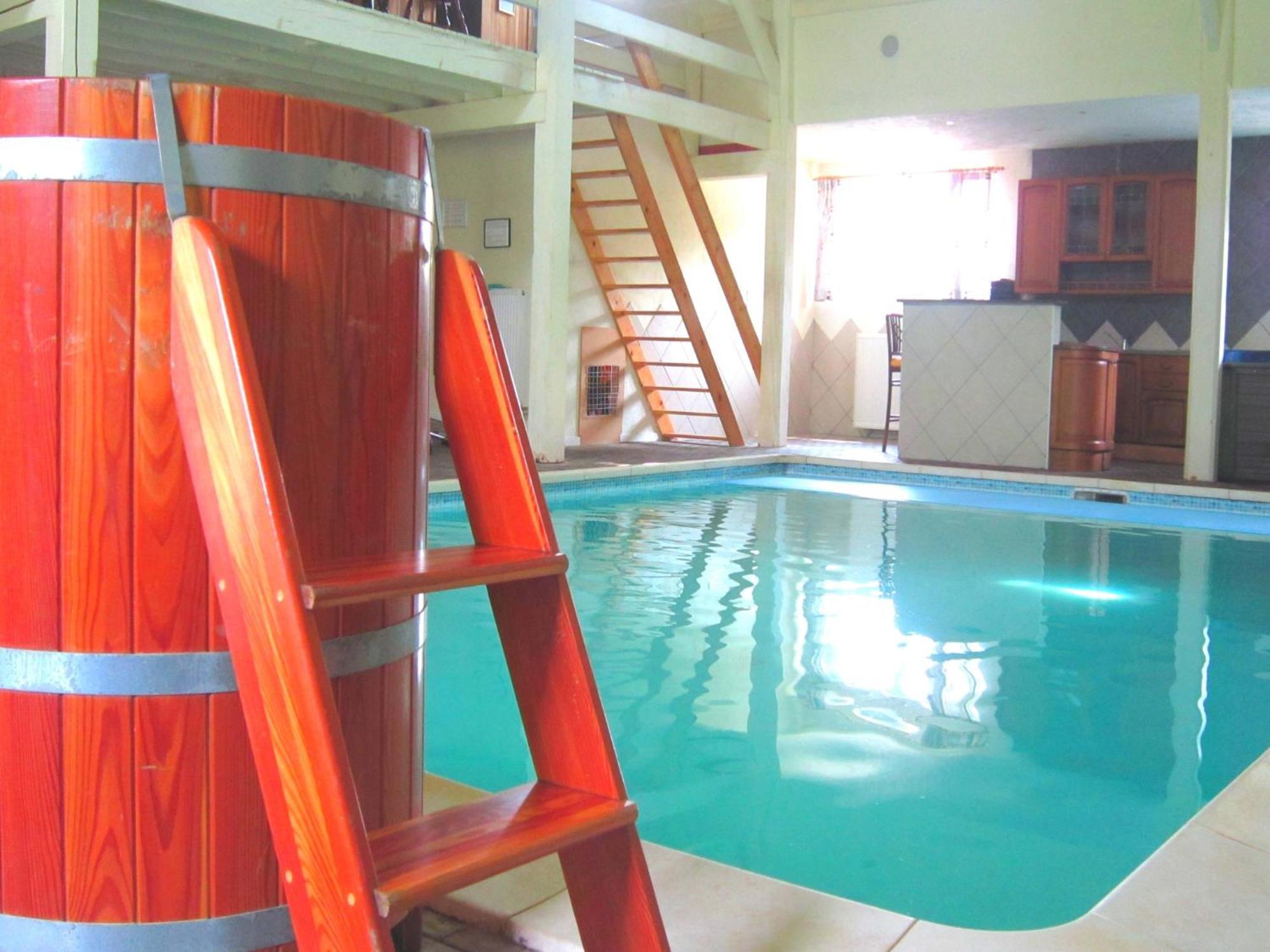Modern Holiday Home In Sourbrodt With Private Pool Waimes Dış mekan fotoğraf