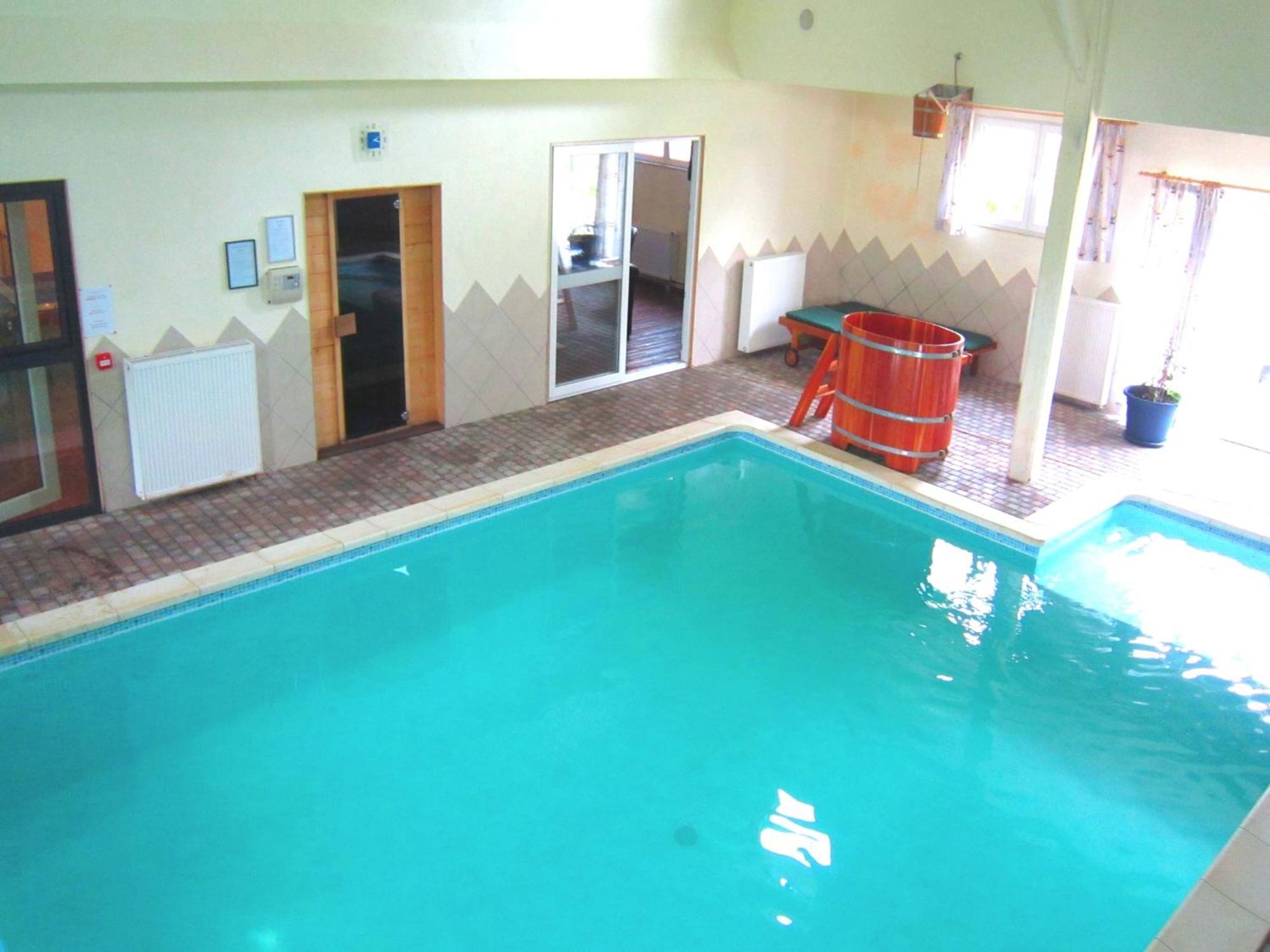 Modern Holiday Home In Sourbrodt With Private Pool Waimes Dış mekan fotoğraf
